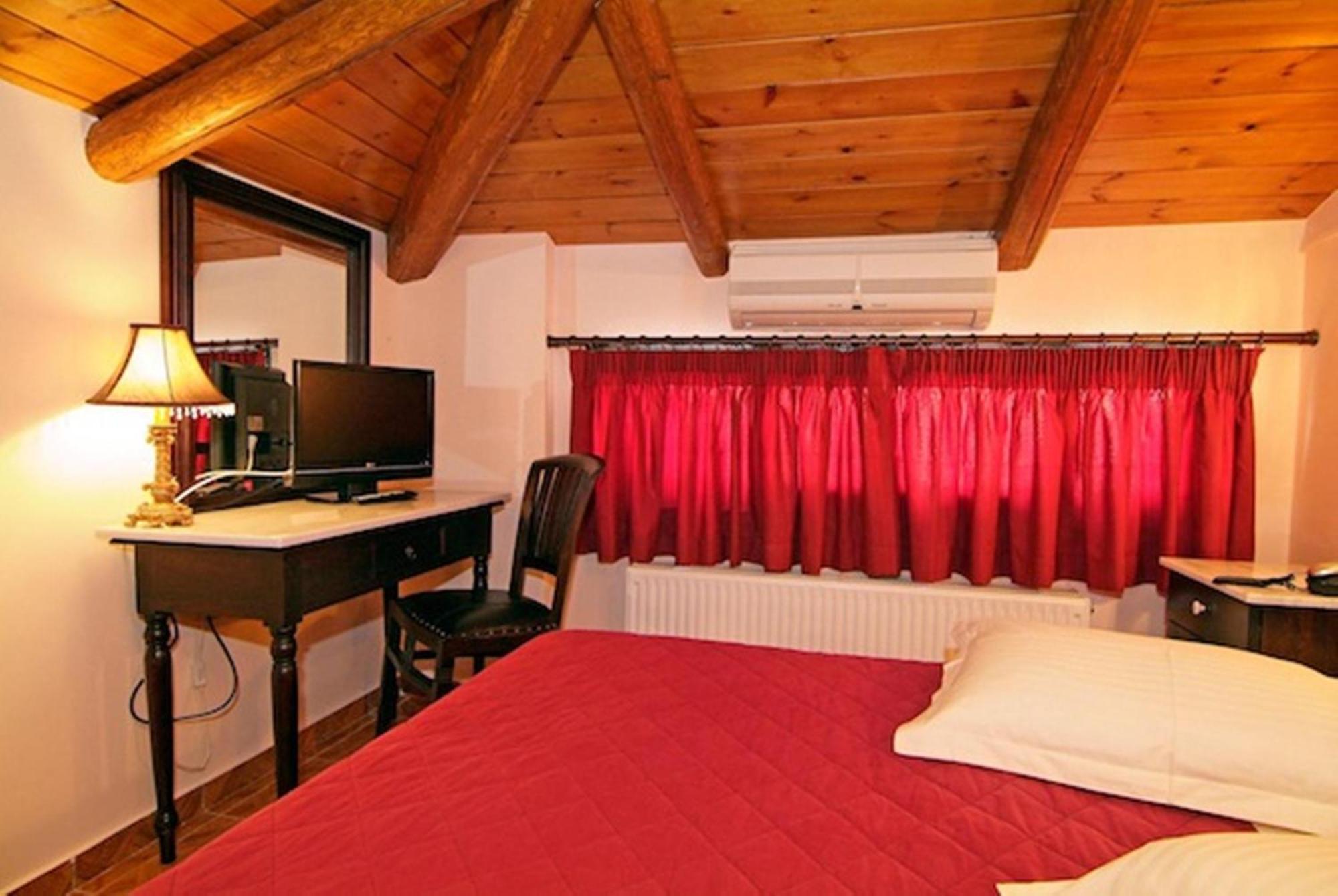 Hotel Varonos Delphi Zimmer foto