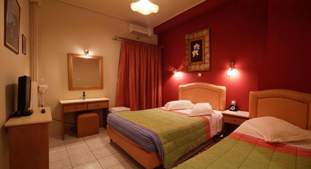 Hotel Varonos Delphi Zimmer foto